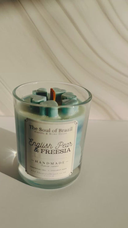 Candle English pear & Freesia